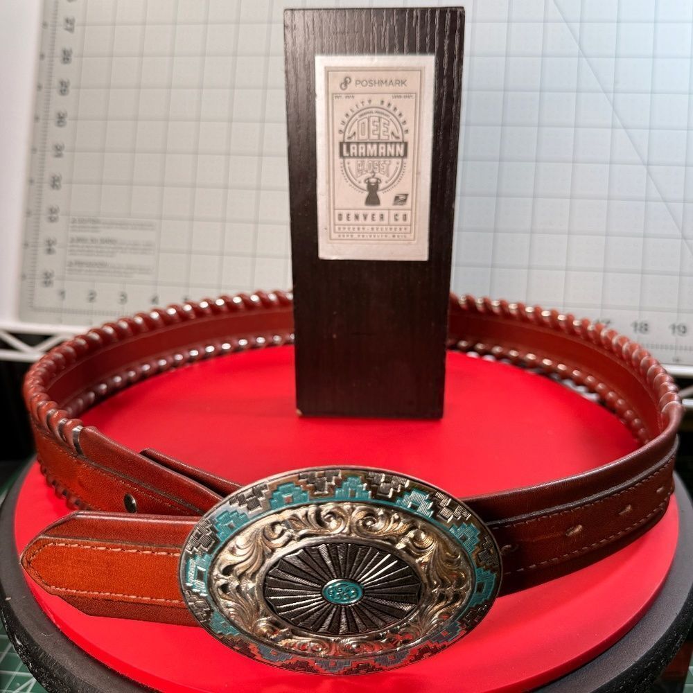 BELT & BUCKLE  |  CRUMRINE® / CIRCLE Y®  |  SILVER LACED BELT  |  MENS 34-US  |